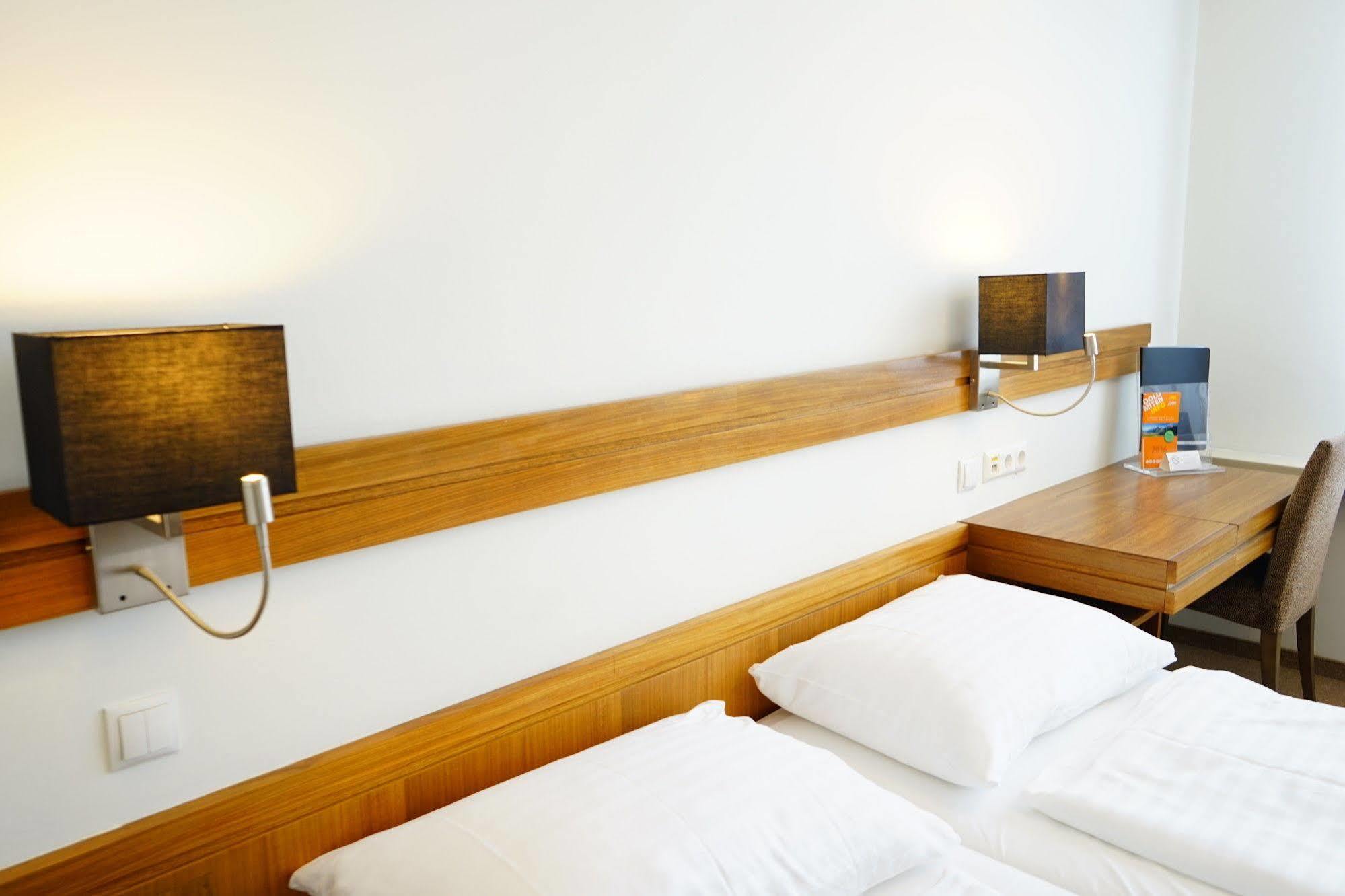 Hotel Sonne Lienz Exterior foto